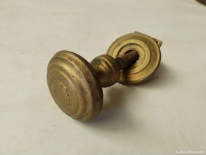 Antiguidades: pomo antiguo tirador de puerta en hierro - c126